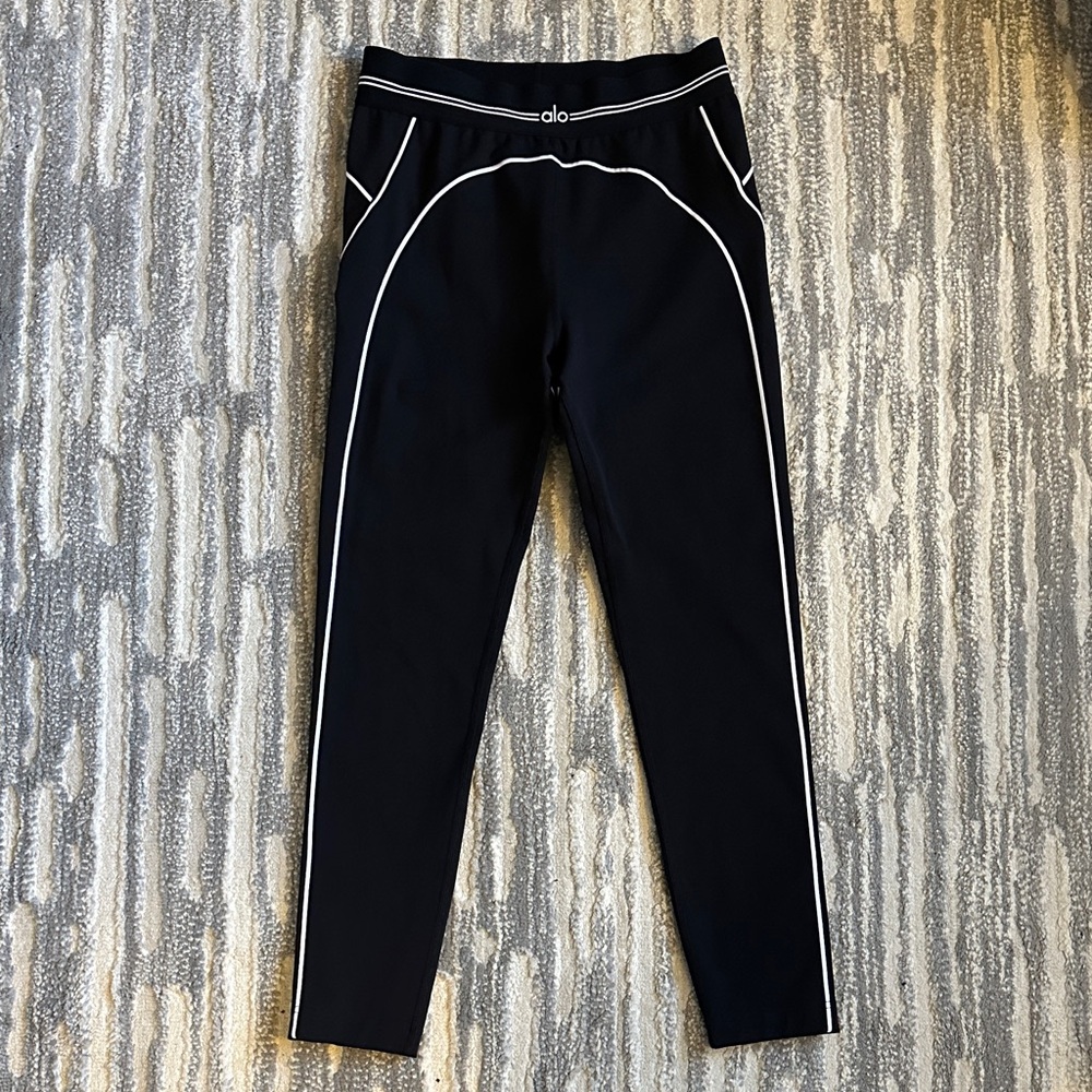 ALO Yoga Airbrush High-Waist Heart Throb Leggings- Size Medium
